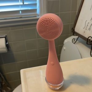 PMD face cleansing brush